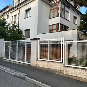 https://new-attic-apartment-modern-design.praguehotelsweb.com