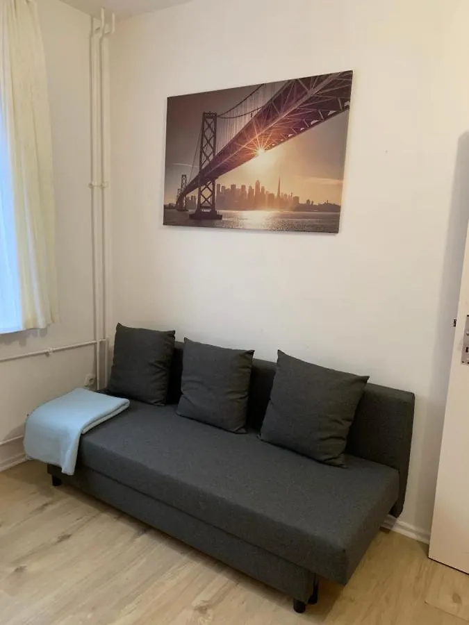 BERLIN - IMMA WAT LOS - WOHNUNG für 12 PERSONEN