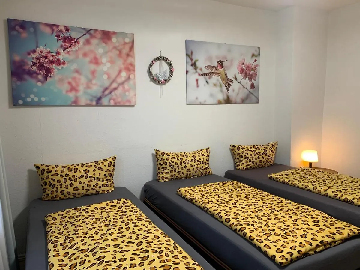 BERLIN - IMMA WAT LOS - WOHNUNG für 12 PERSONEN